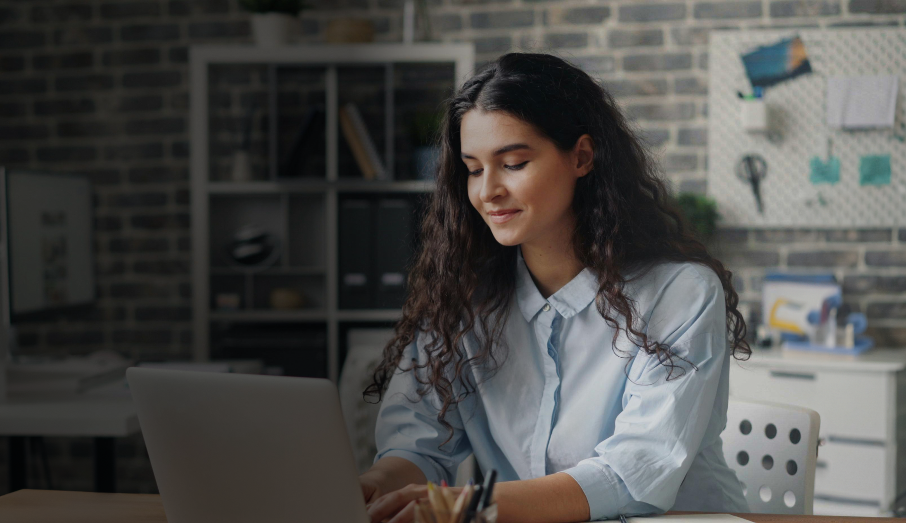 Woman using an exam platform